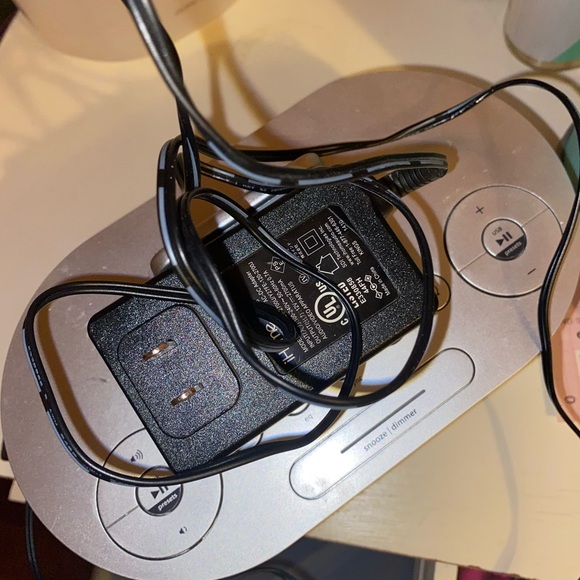 iHome iD38 Dual Charging Stereo FM Clock Radio - Black - Picture 7 of 7